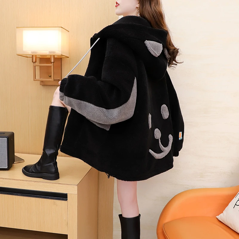 羊羔绒外套女秋冬季2025新款宽松设计感休闲加绒加厚连帽开衫卫衣