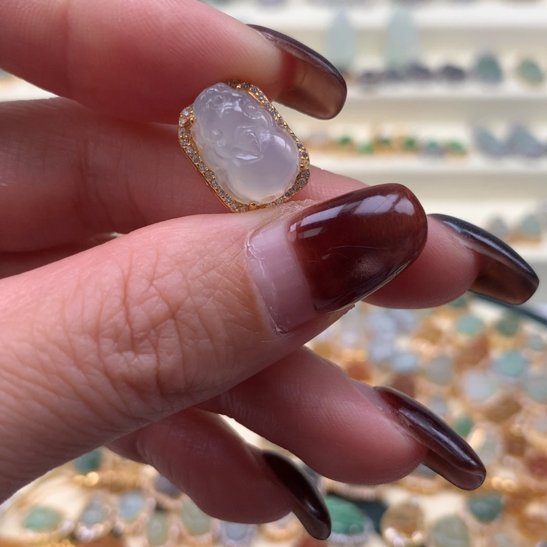 翡翠银S925镶嵌颈饰貔貅