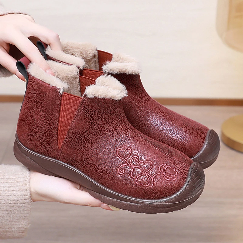 冬季老北京布鞋女棉鞋加绒加厚短靴保暖中老年棉靴防滑软底妈妈鞋