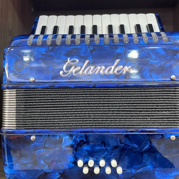 格兰德8贝斯儿童用琴