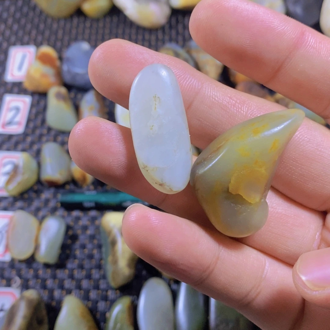和田玉（糖玉）未镶嵌颈饰