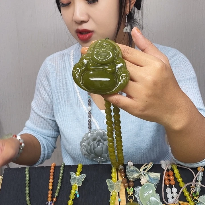 未镶嵌蛇纹石玉颈饰