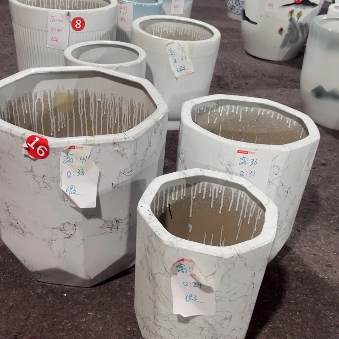 八宝飞丝一套三个微瑕疵花盆