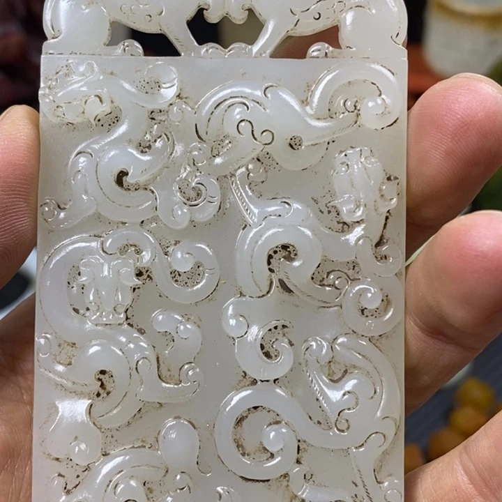 颈饰未镶嵌和田玉（糖玉）