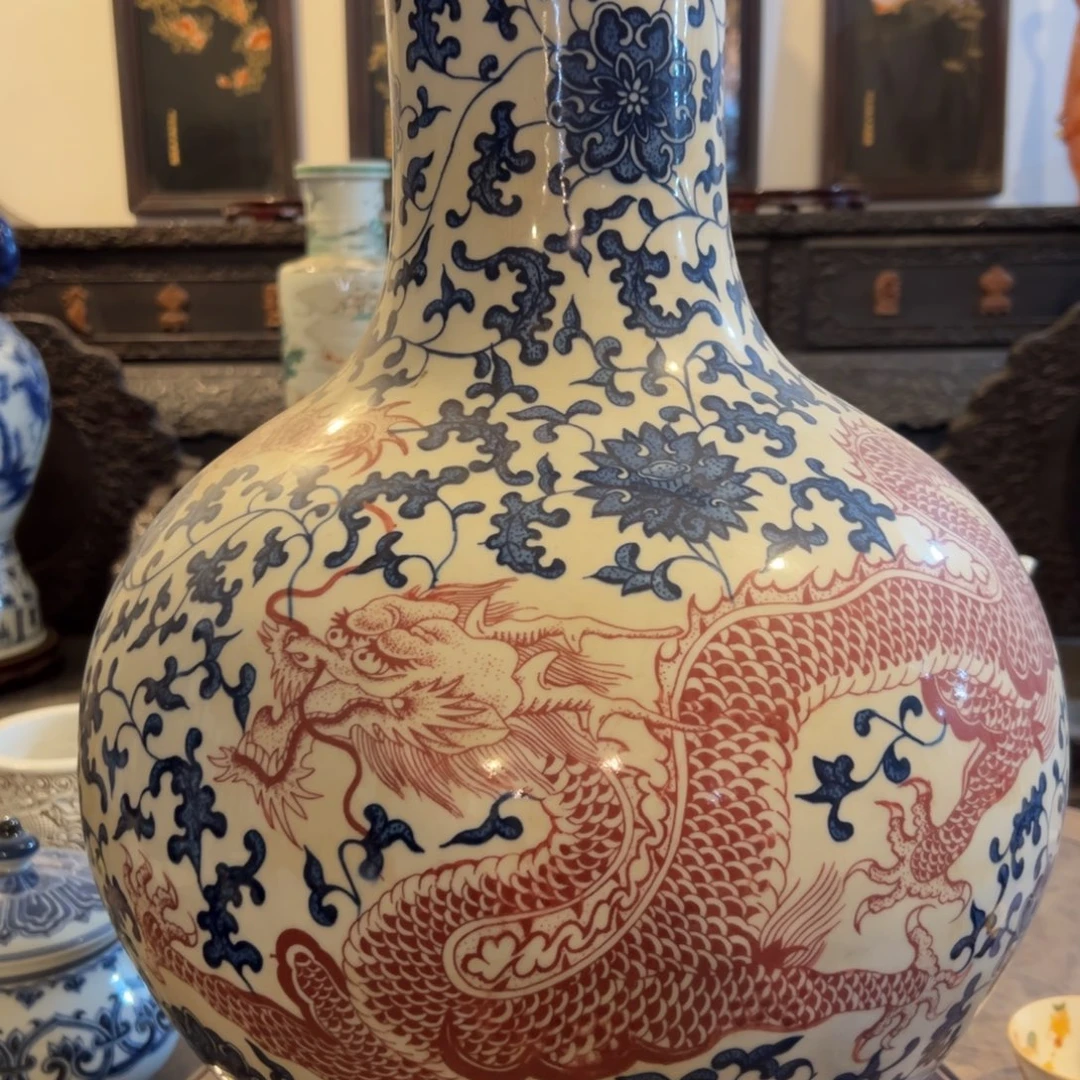 迪***了精品店的生意也越来越好精品青花瓷器收藏店铺名