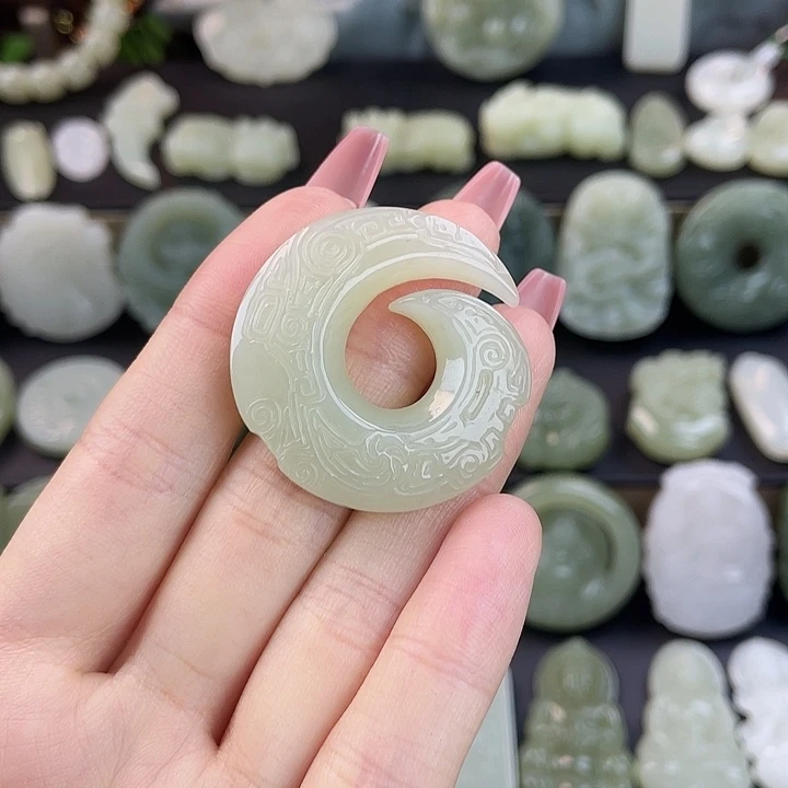 和田玉未镶嵌颈饰