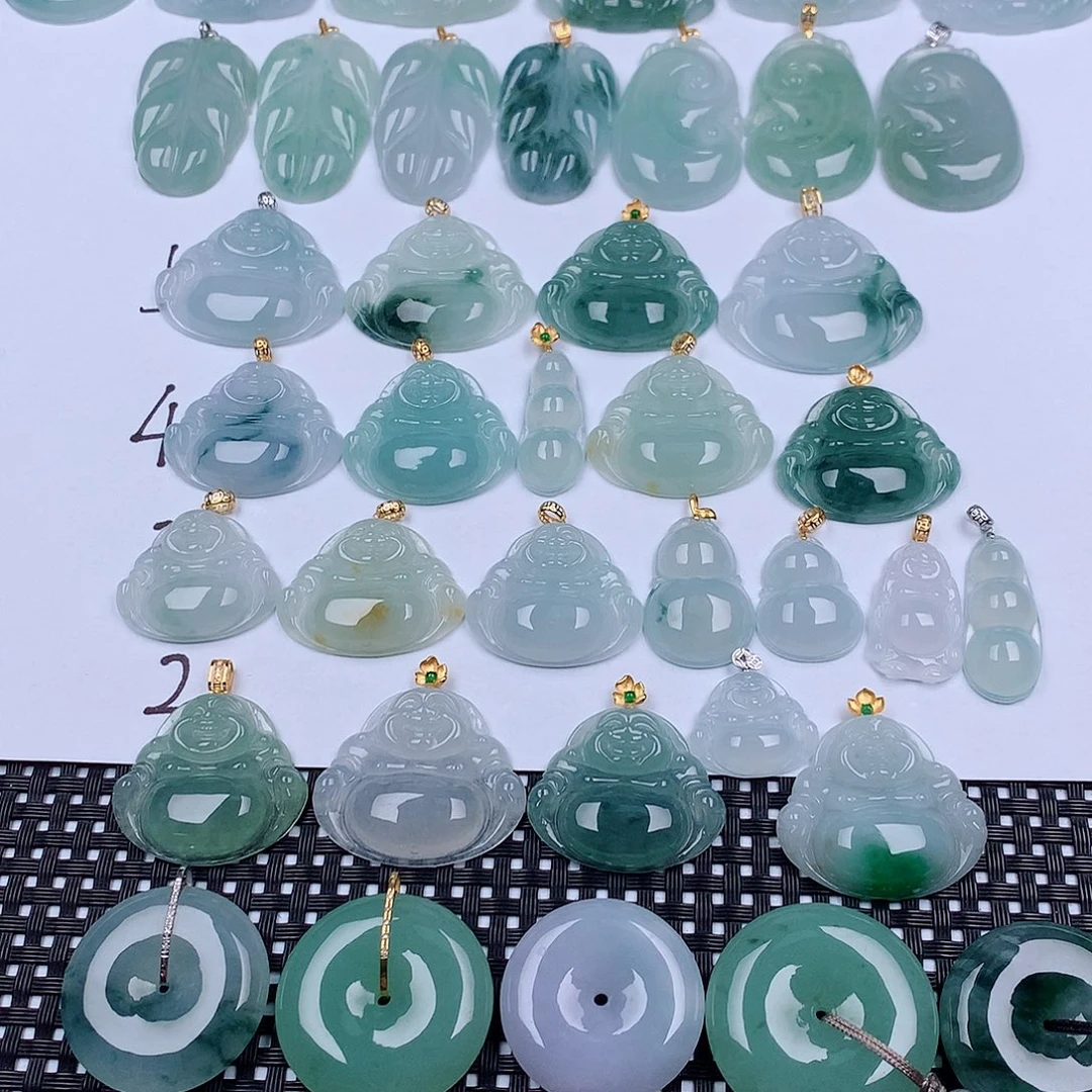 翡翠18K金镶嵌颈饰挂件