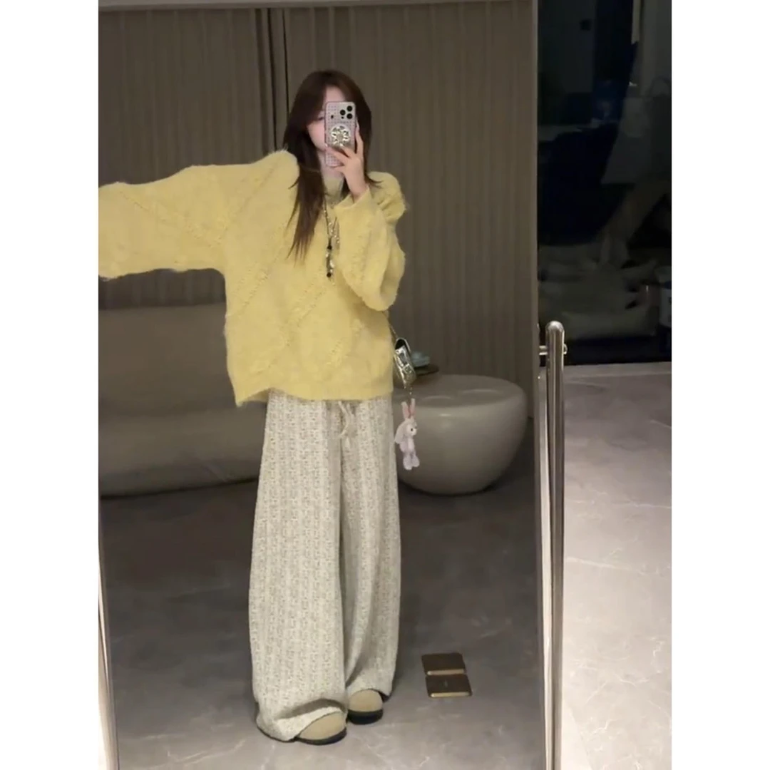 早秋套装一整套新款慵懒风穿搭黄色软糯毛衣搭松弛感休闲裤两件套
