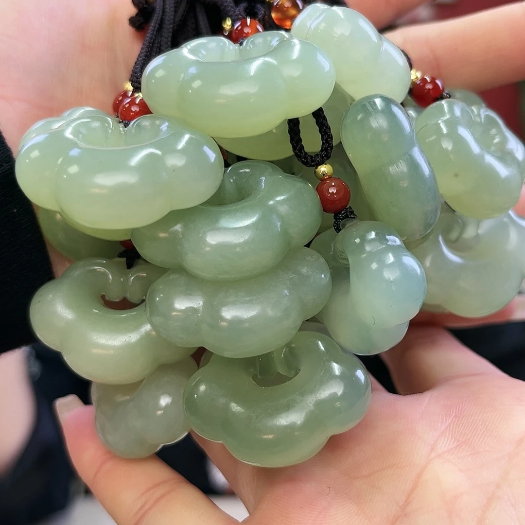 蛇纹石玉颈饰未镶嵌云锁