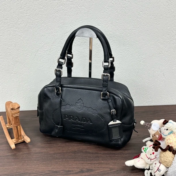 95新 Prada/普拉达 黑色压印大标波士顿单肩包 底长30 118722