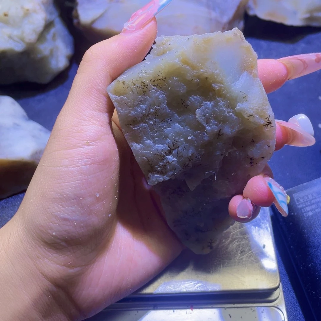 未镶嵌和田玉（糖玉）珠宝半成品