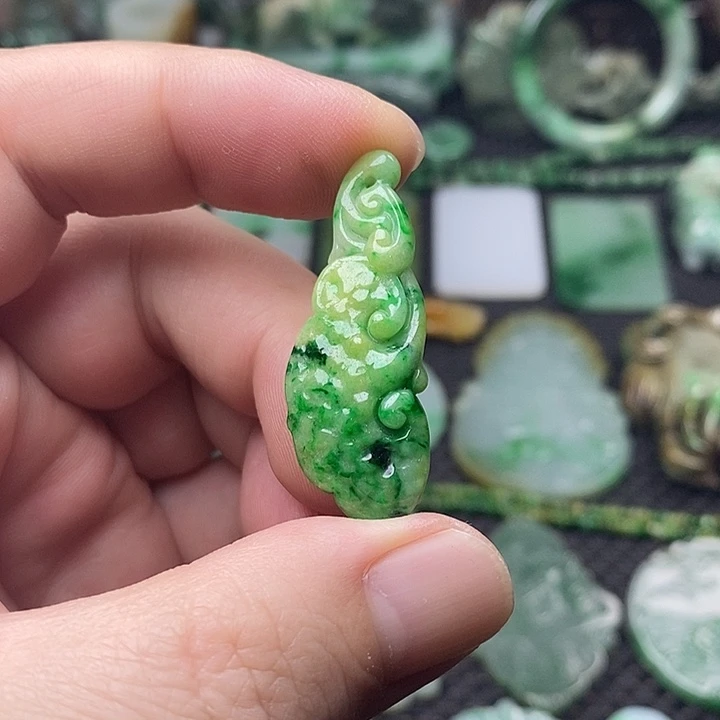 翡翠未镶嵌颈饰缅甸天然翡翠如意