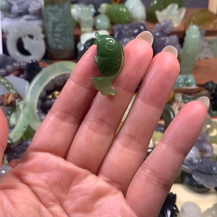 颈饰未镶嵌和田玉（碧玉）吊坠