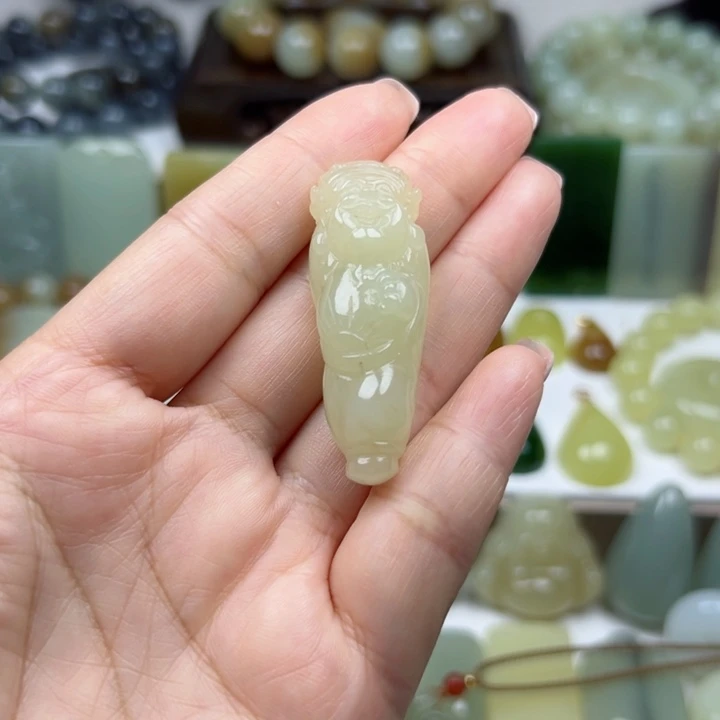颈饰未镶嵌和田玉