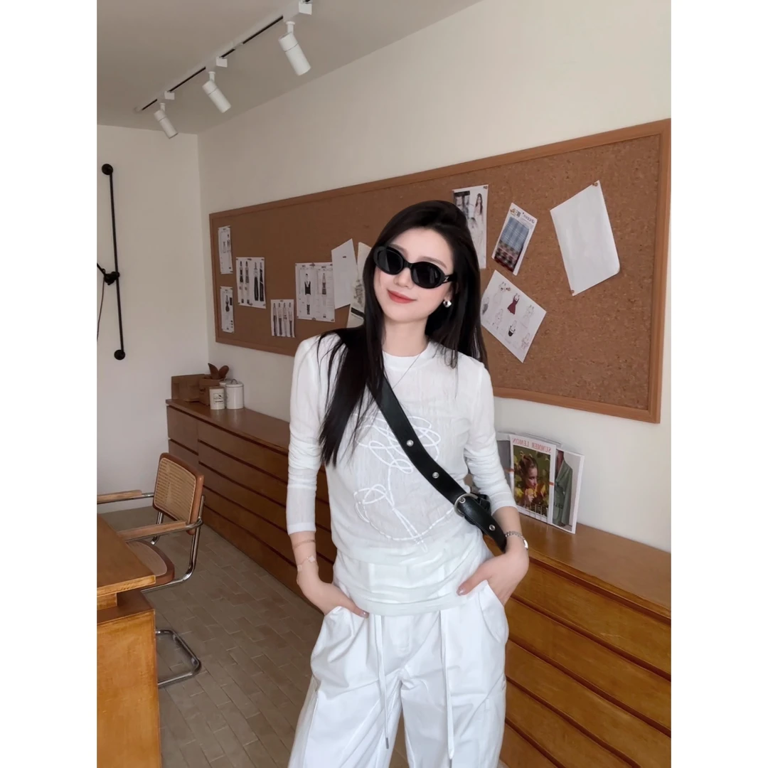 48H【告白情书】 加长 立体发泡印花微透气修身防晒上衣 su109