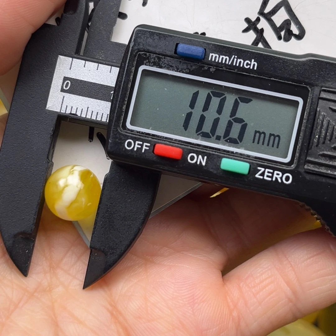 蜜蜡裸石未镶嵌蜜蜡裸石未镶嵌4