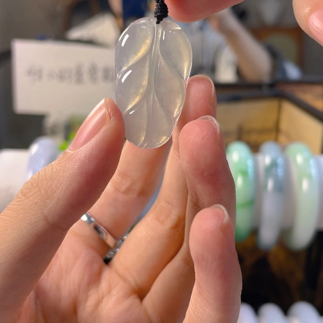 翡翠未镶嵌颈饰缅甸翡翠多样性发1