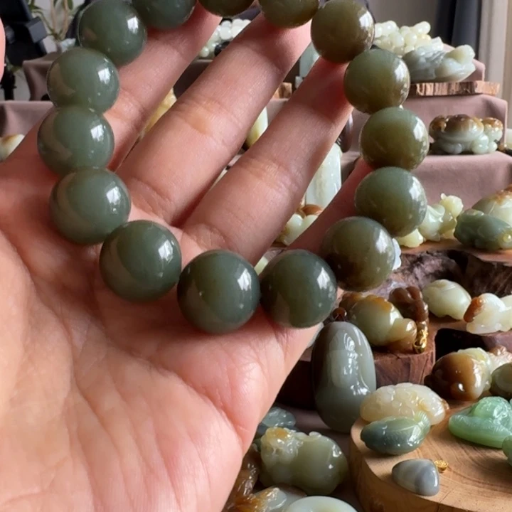 和田玉（糖玉）未镶嵌颈饰