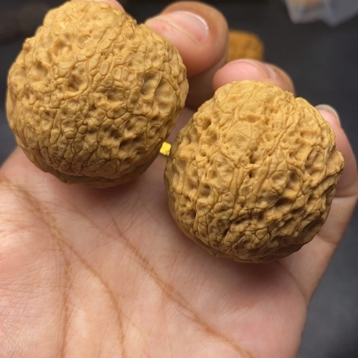 文玩核桃把件41尺牡丹绣球58克