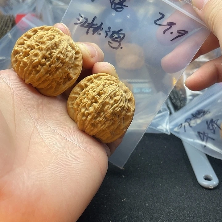 江***鸿文玩核桃把件四座楼