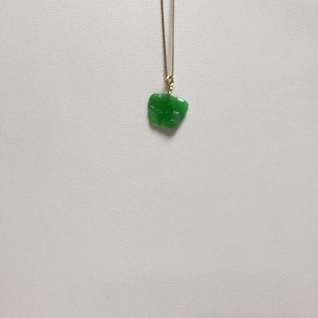 颈饰18K金镶嵌翡翠简单