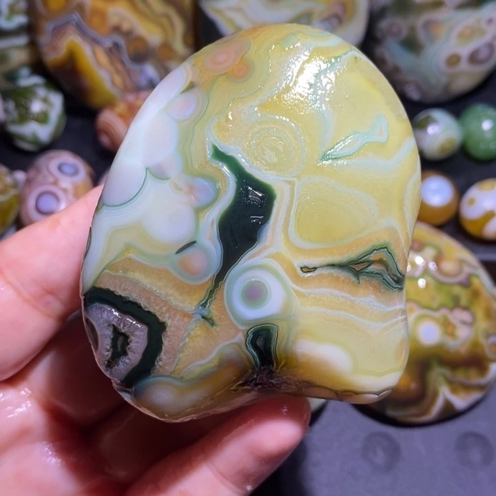 未镶嵌玛瑙/玉髓珠宝半成品98