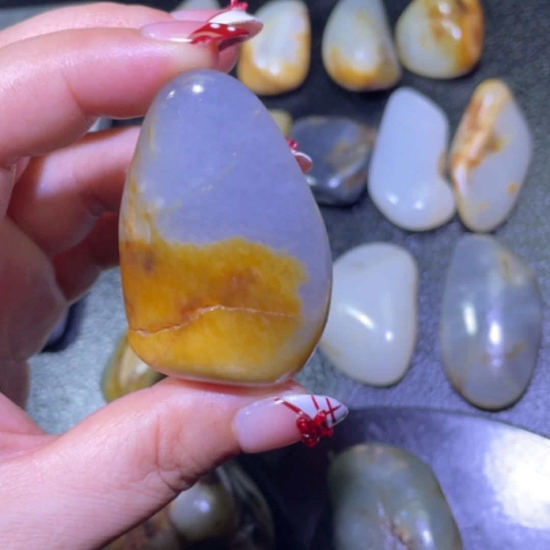 【闪购商品】颈饰未镶嵌和田玉飞**鱼