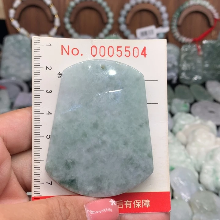 颈饰未镶嵌翡翠微瑕