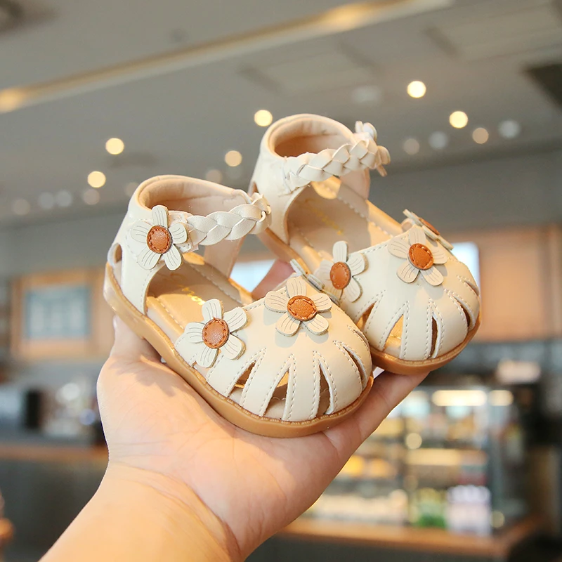 2025新款女宝宝凉鞋1一2-3岁小童公主夏季婴儿鞋子防滑软底学步鞋