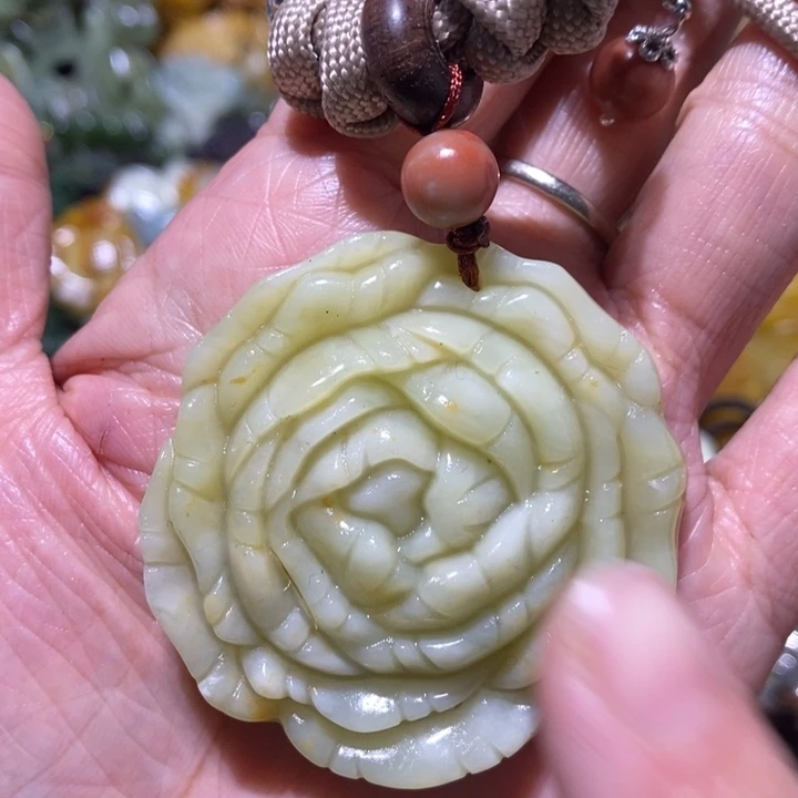 蛇纹石玉岫玉吊坠未镶嵌