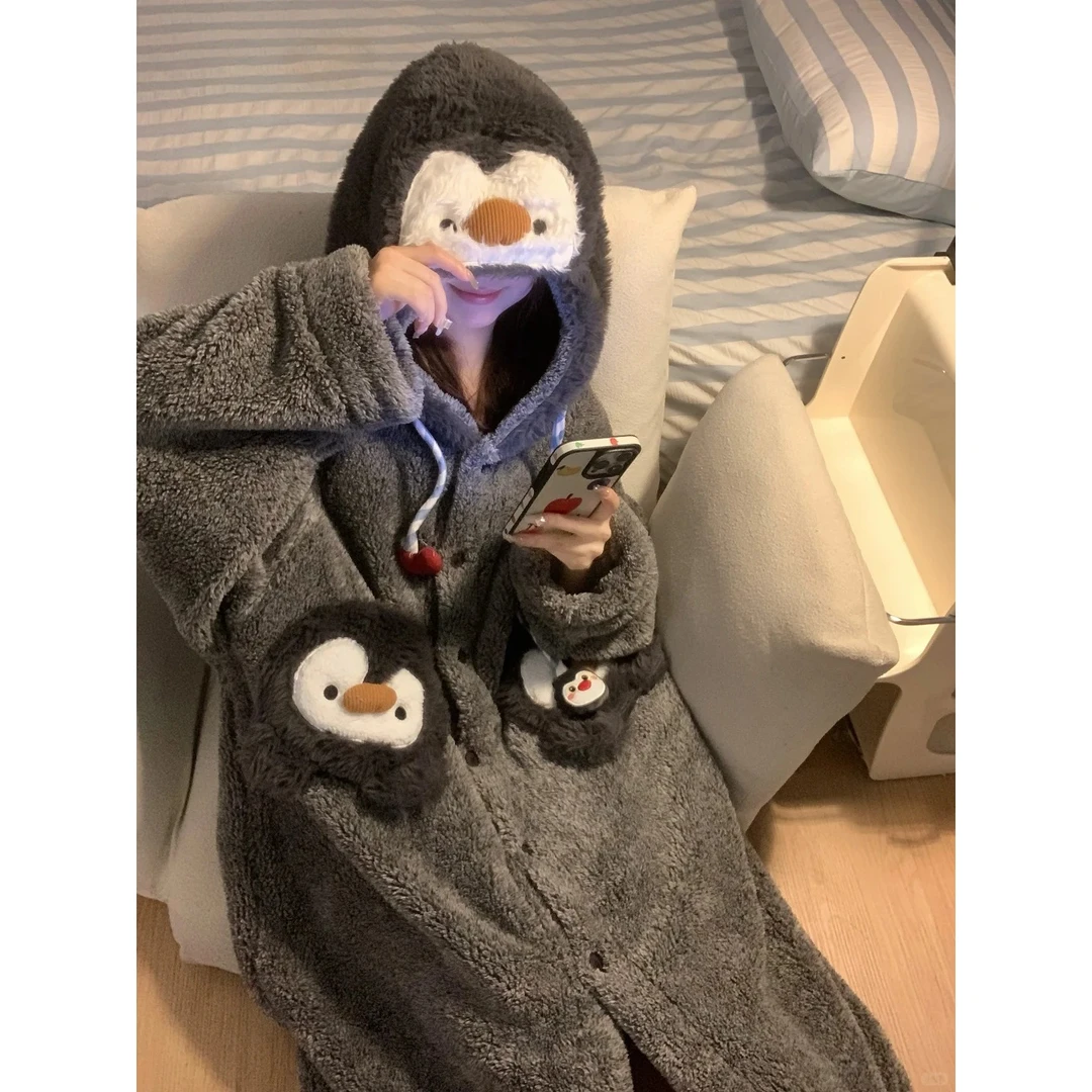 可爱软萌企鹅连帽保暖加绒加厚珊瑚绒睡衣女冬季可外穿家居服睡袍