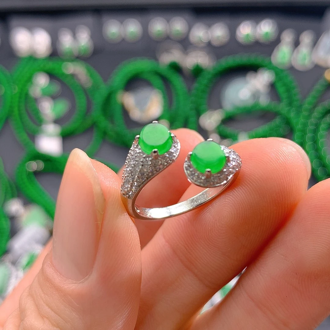 翡翠手链未镶嵌翡翠