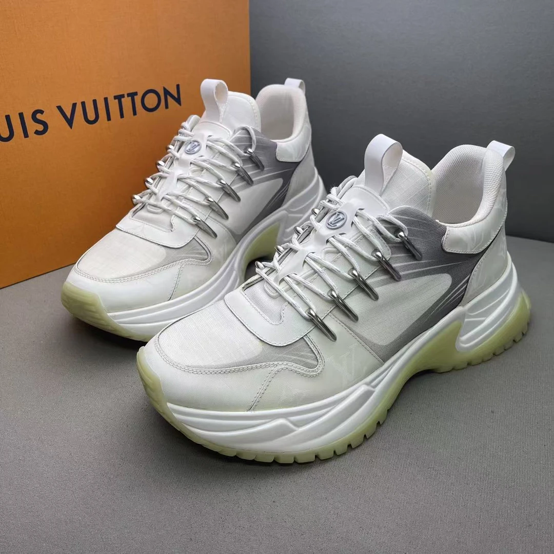 99新 LouisVuitton/路易威登 白色时尚舒适厚底老爹鞋 40.5码