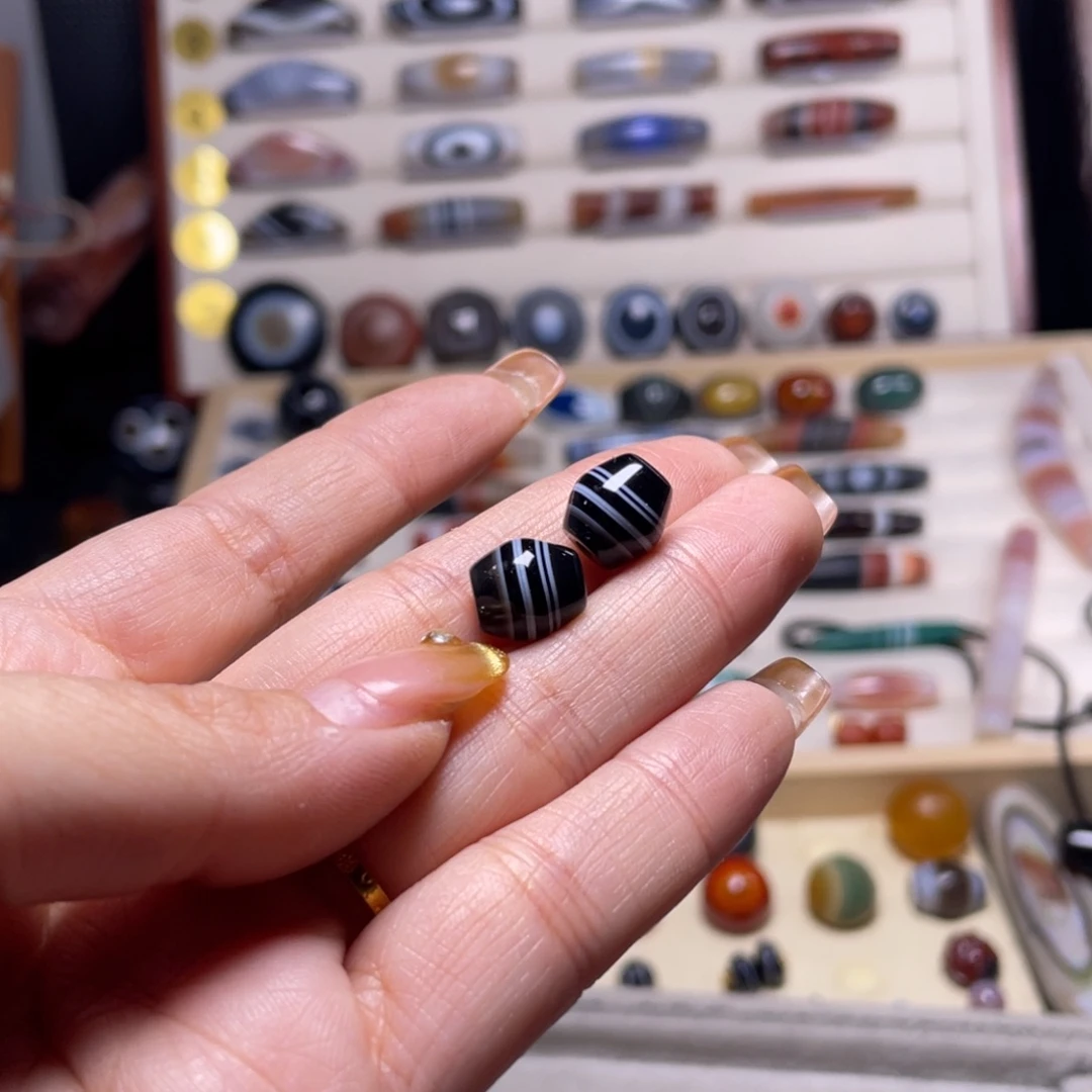 玛瑙/玉髓珠宝奇石未镶嵌时***点