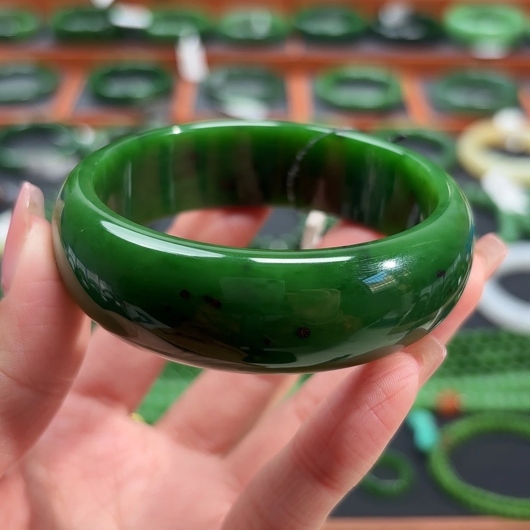 和田玉未镶嵌手镯60圈