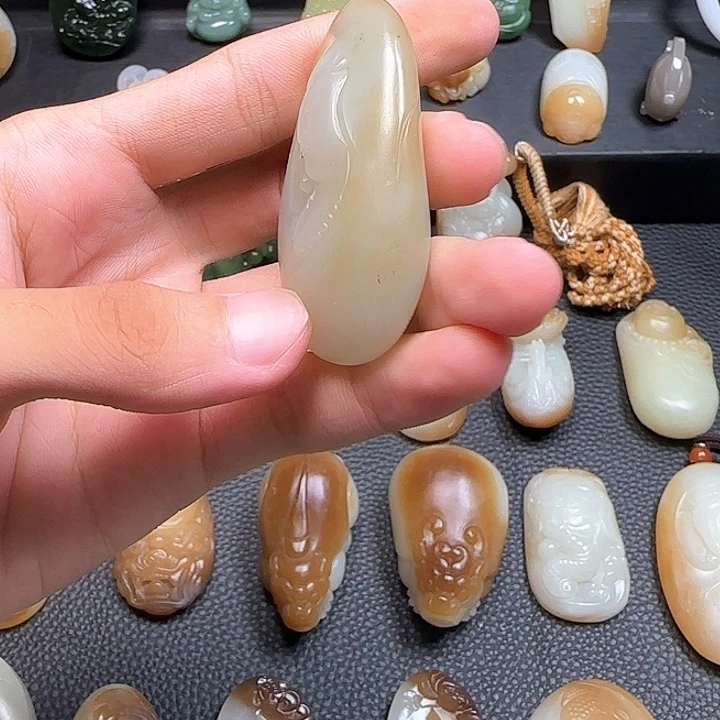 颈饰未镶嵌和田玉