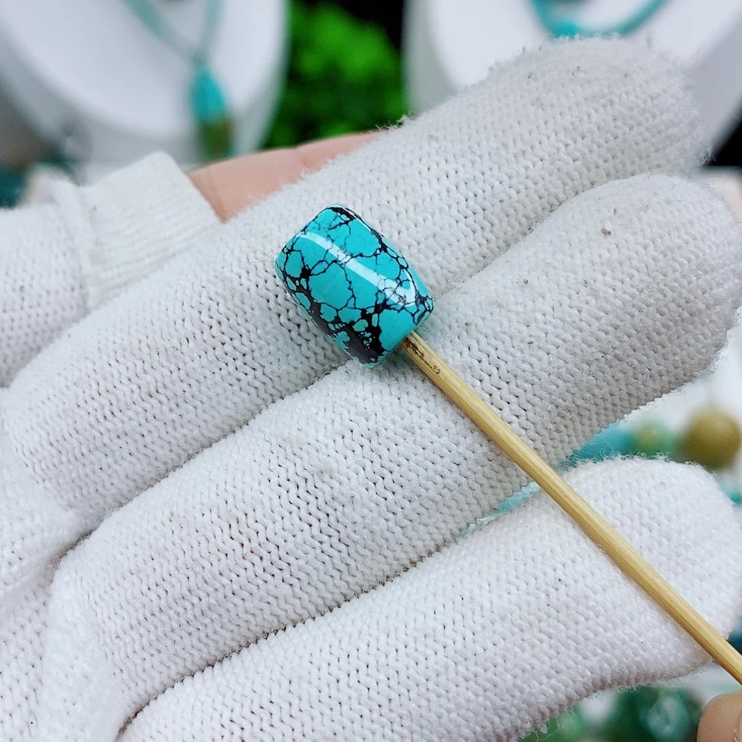 未镶嵌绿松石颈饰