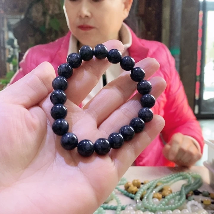 密玉（石英质玉）颈饰未镶嵌