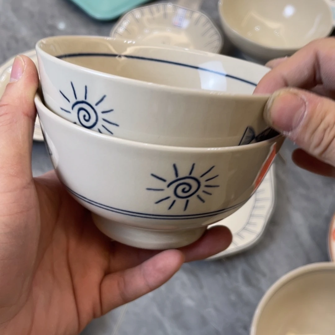 陶瓷微瑕餐具介意勿拍，满18飞！