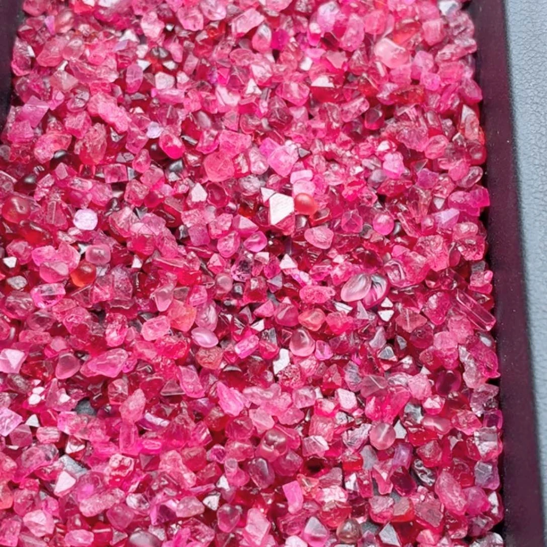 青***）裸石未镶嵌尖晶石