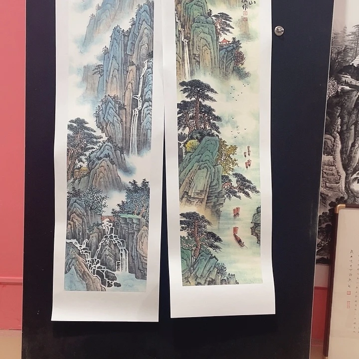 穿***8国画作品展览获金奖