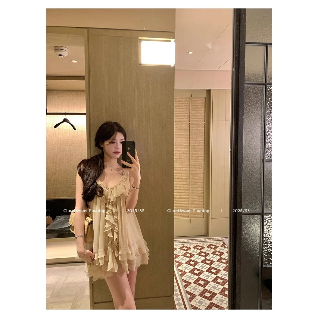 【CloudSweet 07/18 21:30】蜜夏girlhood/甜美木耳边v领上衣+半裙