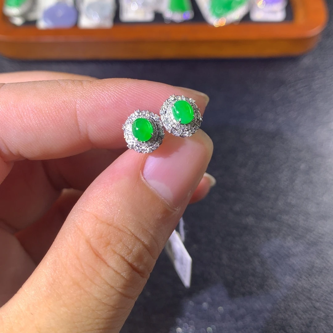 18K金镶嵌翡翠耳饰翡翠