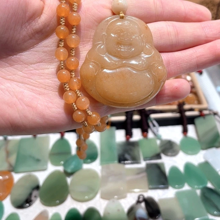石英质玉未镶嵌颈饰