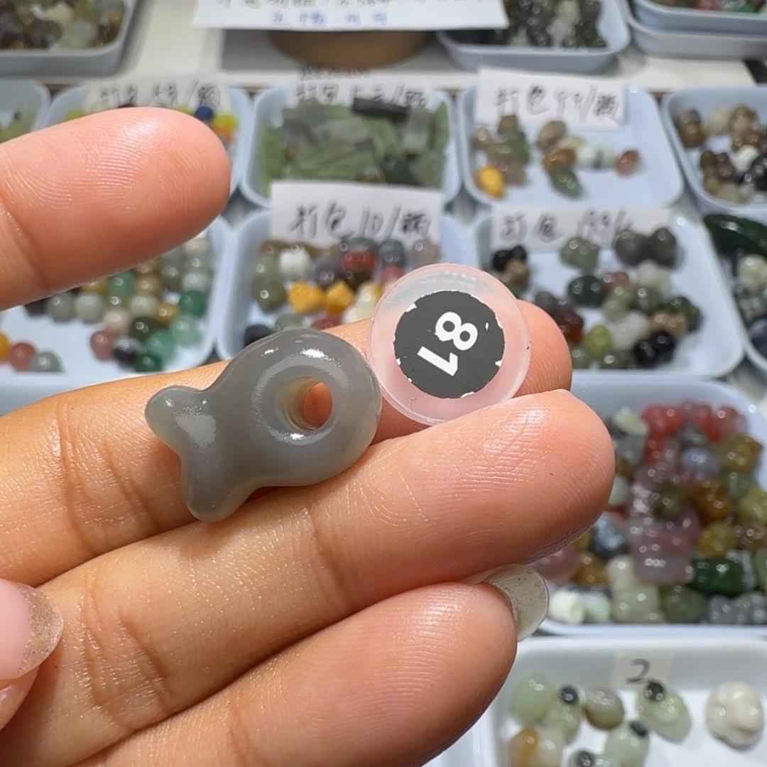 和田玉未镶嵌珠宝奇石