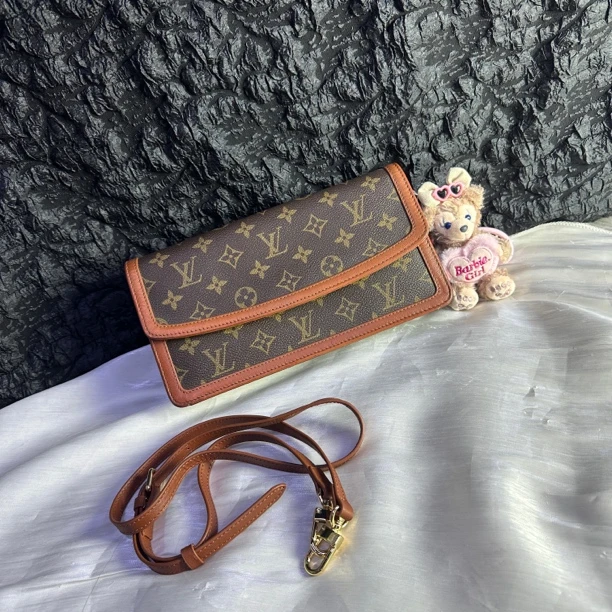 95新 LouisVuitton/路易威登 LV红皮老花小号信封手拿包晚宴包