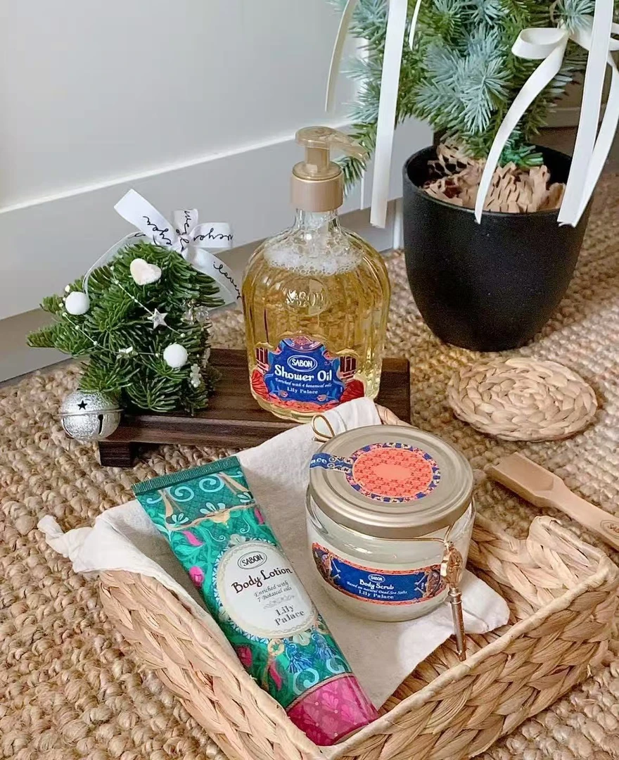 SABON琉璃百合集合 沐浴油  磨砂膏 身体乳 留香持久百合花香调