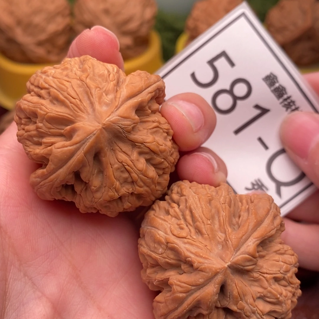 文玩核桃把件红锦鲤43