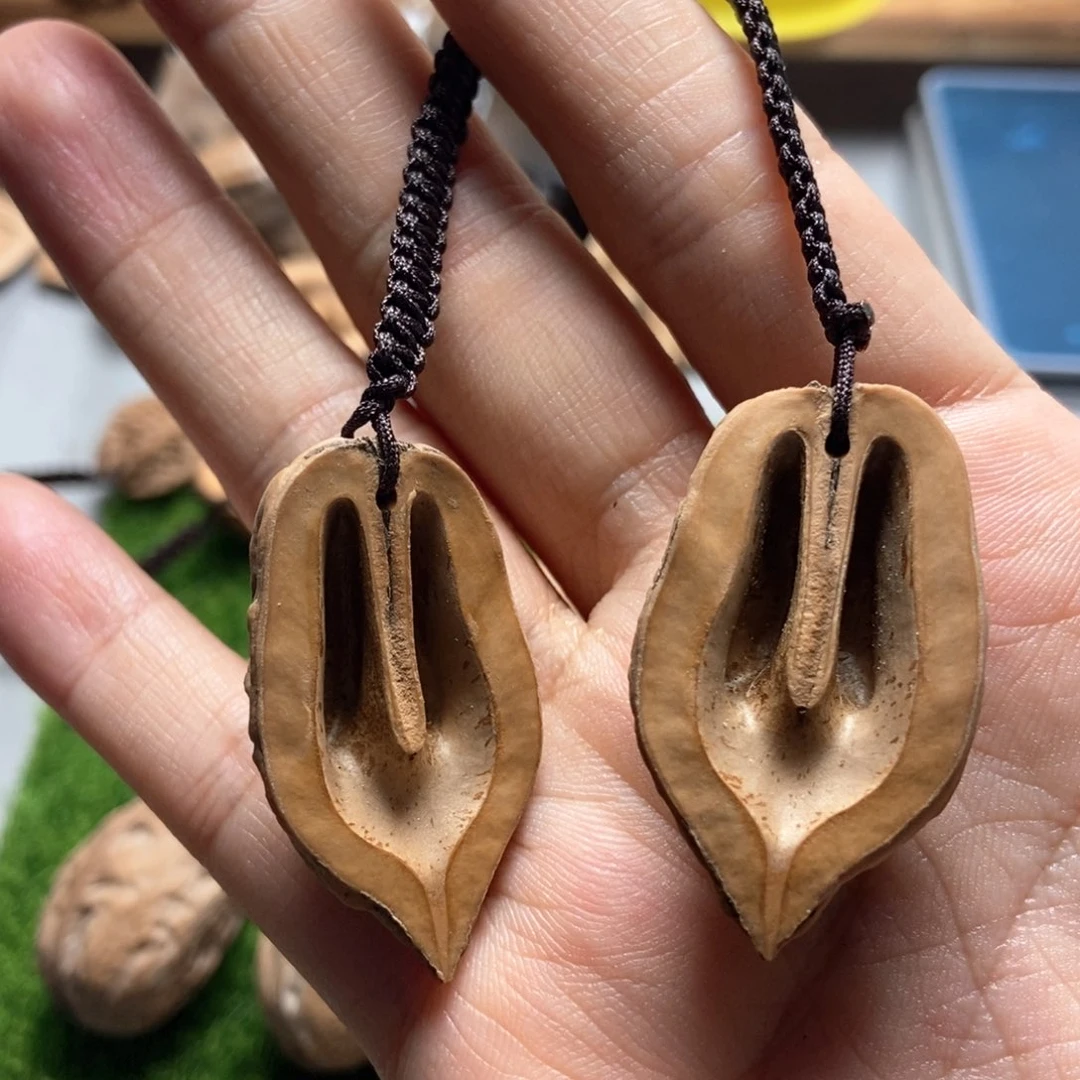 文玩核桃吊坠大*秋子