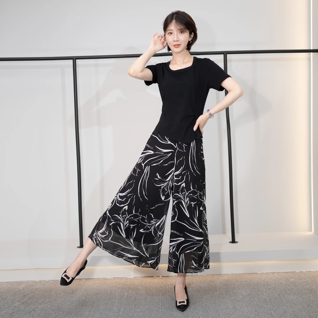 2025年夏季新款主打清凉透气青羽丝碎花休闲时尚裤裙显瘦气质